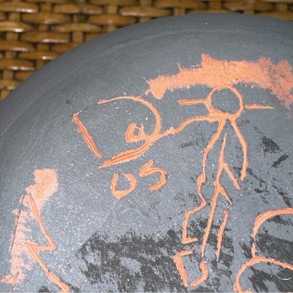 Navajo Pottery Hand Etched Pyramid Bird Geometric 3 1/8" Pot Gray Orange Signed - Picture 7 of 9
